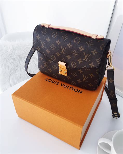 tronchetti louis vuitton|louis vuitton pochette metis.